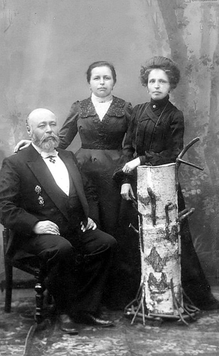  оссия Купеческая семья 1900 год (430x700, 175Kb)