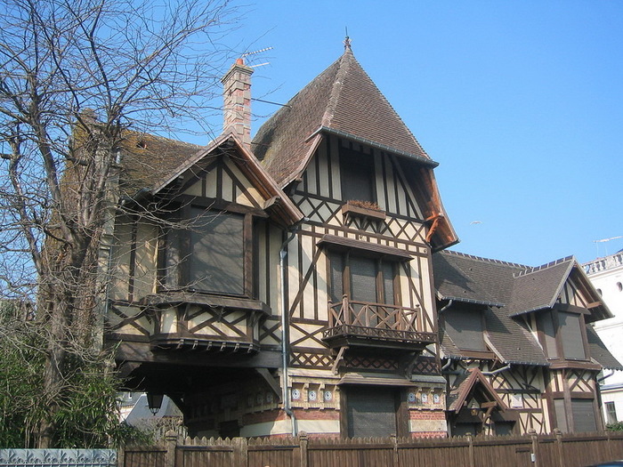  La villa Breloque à Deauville où le peintre vécut et mourut. (700x525, 176Kb)