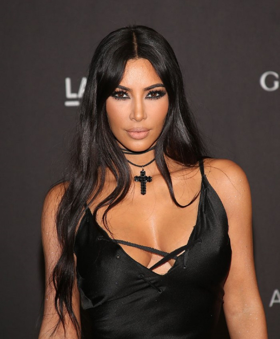 1595099680_2-p-kim-kardashyan-instagramm-3 (577x700, 279Kb)