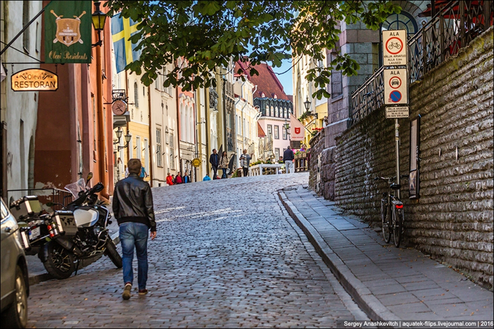 Tallinn.-Old-town-04 (700x466, 508Kb)