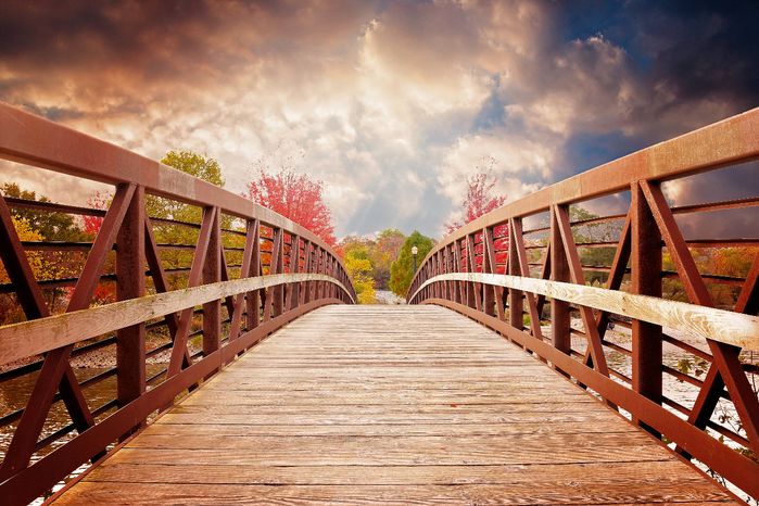nature-wood-sunset-bridge-fall-town-city-urban-river-walkway-dusk-evening-scenic-autumn-metal-usa-foilage-colors-background-wooden-beautiful-625721 (700x466, 493Kb)