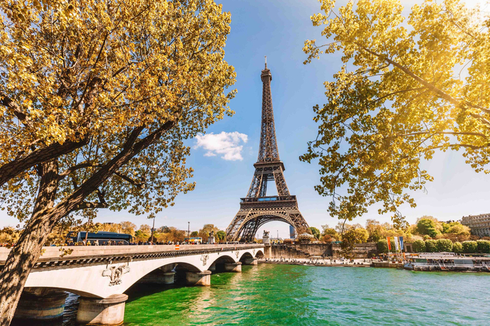 Eiffel_Tower_in_Spring____Nikada__iStock_via_Getty_Images-scaled (700x466, 607Kb)