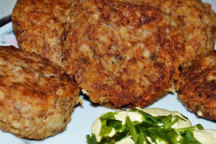 7357095_grechnevyekotletysgribamiimagesbig (690x460, 104Kb)