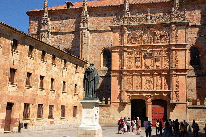 facade of the University (900x665, 138Kb)