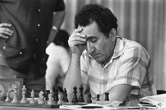 Tigran_Petrosian_19732 (700x462, 207Kb)