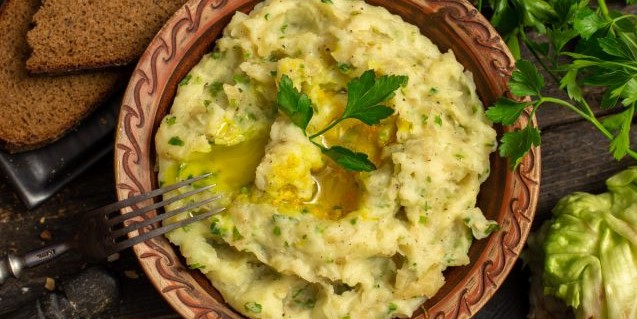 КОЛКАННОН — КАРТОФЕЛЬНОЕ ПЮРЕ ПО-ИРЛАНДСКИ
