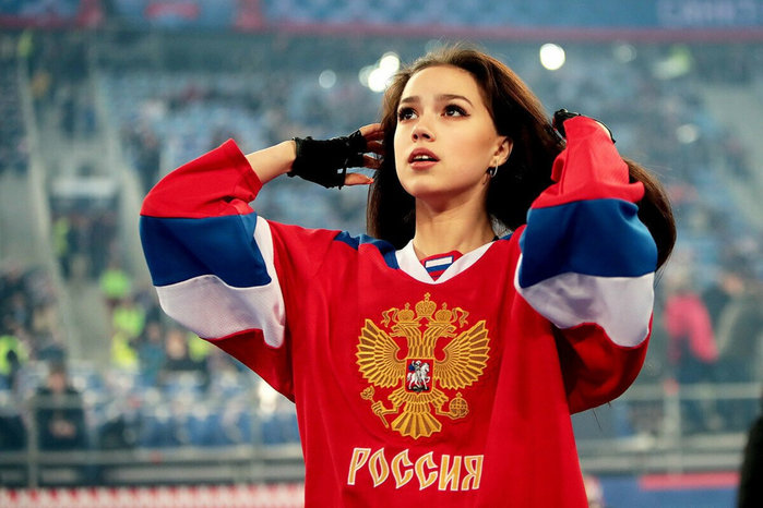 1644914775_44-damion-club-p-figuristka-alina-zagitova-znamenitosti-50 (700x466, 350Kb)