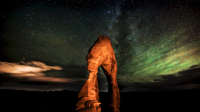Delicate Arch in Arches National Park at night, Utah, USA (700x393, 310Kb)