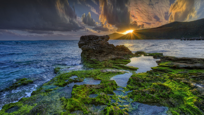 Lord Howe Island between Pacific ocean and Tasman sea near coast of New South Wales, Australia (700x393, 399Kb)