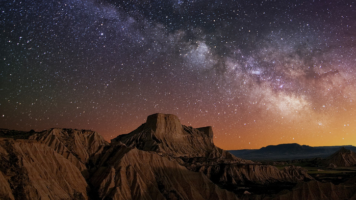 Milky Way over the desert of Bardenas near Pamplona, Spain (700x393, 338Kb)