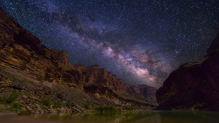 Milky Way spanning over Grand Canyon and Colorado River, Arizona, USA (700x393, 322Kb)