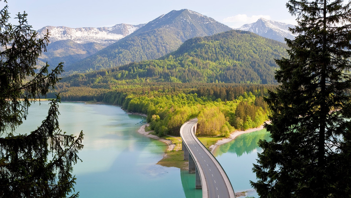 Mountain landscape with forest and bridge, Sylvenstein Lake, Bavaria, Germany (700x393, 379Kb)