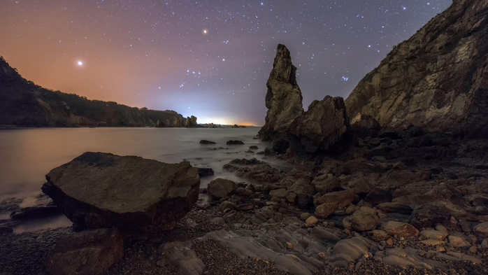 Night landscape of beach on the northern coast, Asturias, Spain (700x393, 264Kb)
