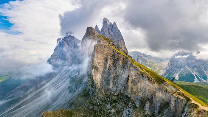 Odle mountain range, Seceda peak in Dolomites Alps, South Tyrol, Italy (700x393, 302Kb)