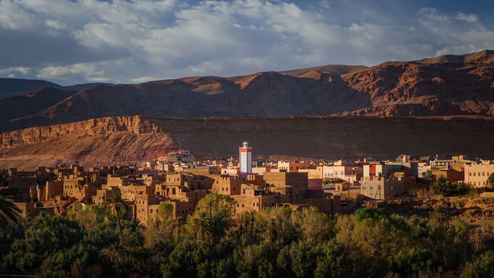 Old berber city Tinghir in Drâa-Tafilalet region, High Atlas mountains, Morocco (700x393, 347Kb)