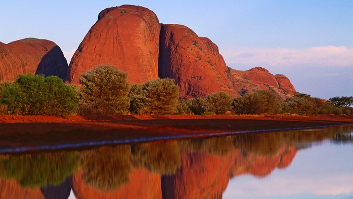 Olgas or Kata Tjuṯa rock formations in Northern Territory, central Australia (700x393, 345Kb)