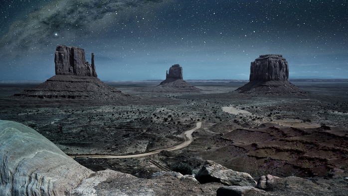 Panoramic view of Milky Way in Monument Valley, Arizona, Utah, USA (700x393, 303Kb)