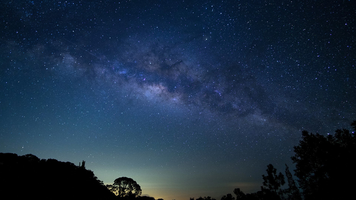 Milky Way at Doi Inthanon National Park, Chiang Mai, Thailand (700x393, 259Kb)