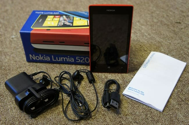 Nokia Lumia 520 (650x429, 171Kb)