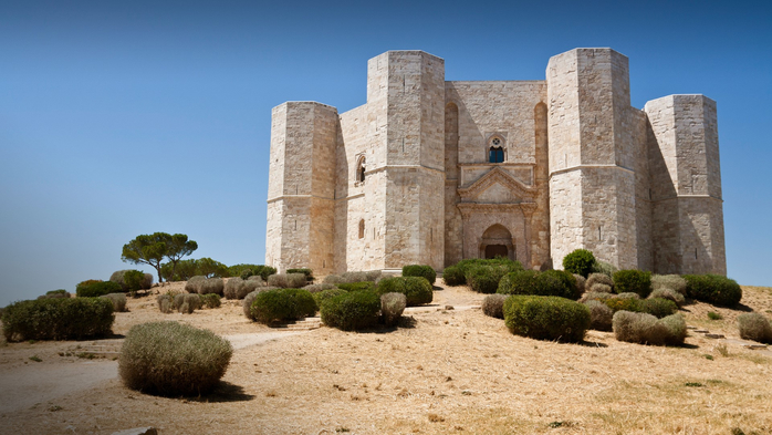 Castel del Monte medieval citadel and castle in Andria, Apulia, Italy (700x393, 309Kb)