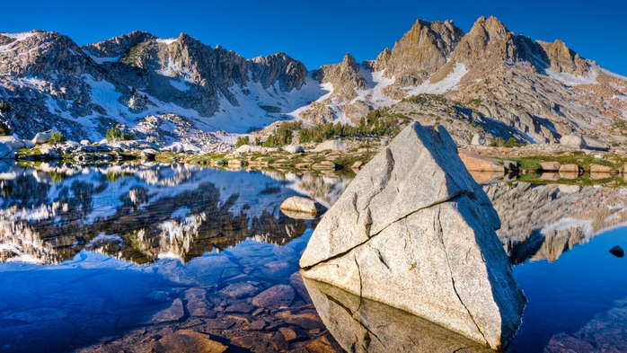 Chief Lake along the John Muir Trail in the John Muir Wilderness, California, USA (700x393, 431Kb)