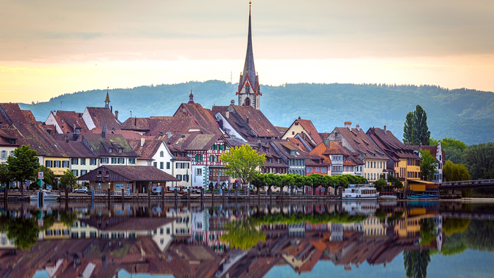 Cityscape on the bank of the Rhine River, Stein am Rhein, Schaffhausen, Switzerland (700x393, 345Kb)