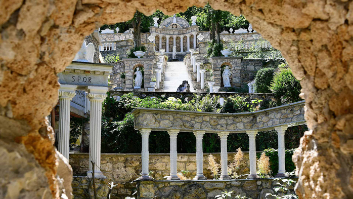 Barockgarten in Egloffstein, Bayern, Deutschland (700x393, 400Kb)