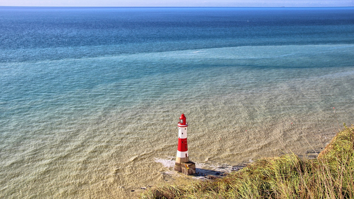 Beachy Head lighthouse, South Downs, English channel, UK (700x393, 371Kb)