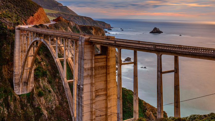 Bixby Creek Bridge on the Big Sur coast of California, USA (700x393, 384Kb)