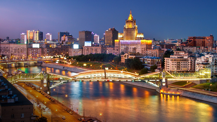 Bogdan Khmelnitsky (Kievsky) Pedestrian Bridge, Moscow, Russia (700x393, 402Kb)