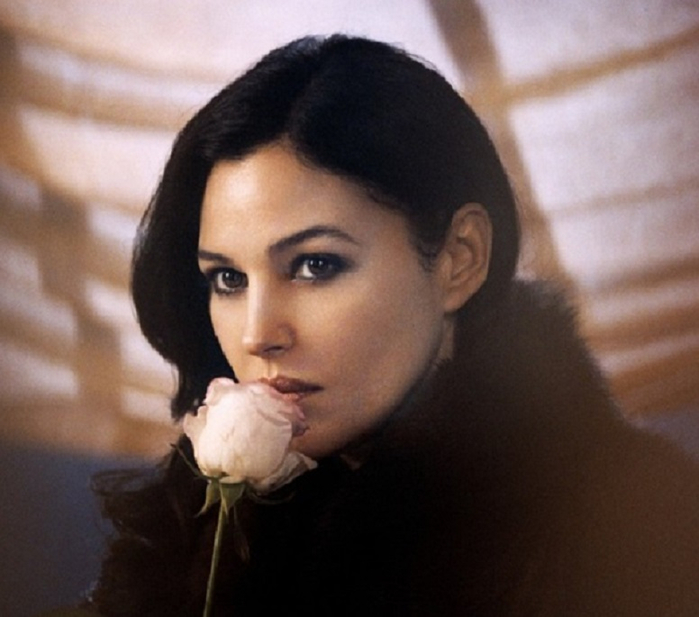 133438970_monica_bellucci_05 (700x617, 290Kb)