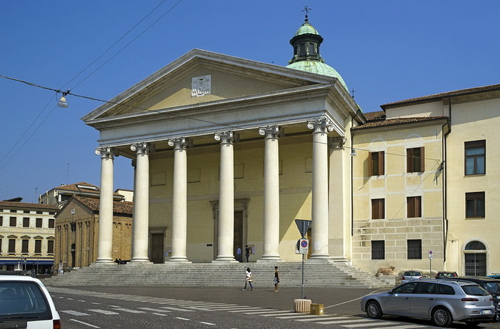  Facade of the Duomo of Treviso (700x461, 112Kb)