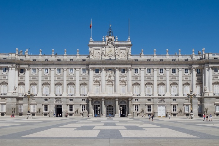 Palacio_Real_de_Madrid (900x666, 108Kb)