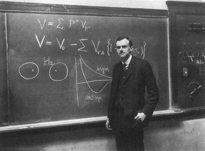 P.A.M._Dirac_at_the_blackboard (700x514, 76Kb)