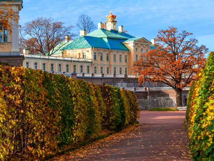 1672860851_pro-dachnikov-com-p-bolshoi-menshikovskii-dvorets-v-oranienbau-29 (700x525, 479Kb)