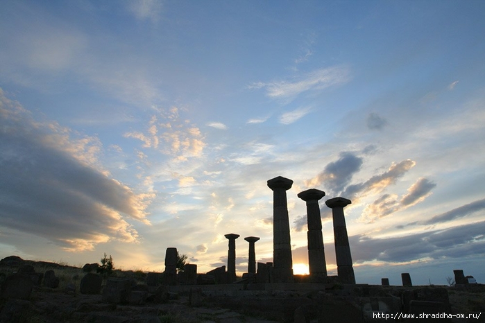 Ассос, Бехрамкале, восход в храме Афины (3) (700x466, 191Kb)