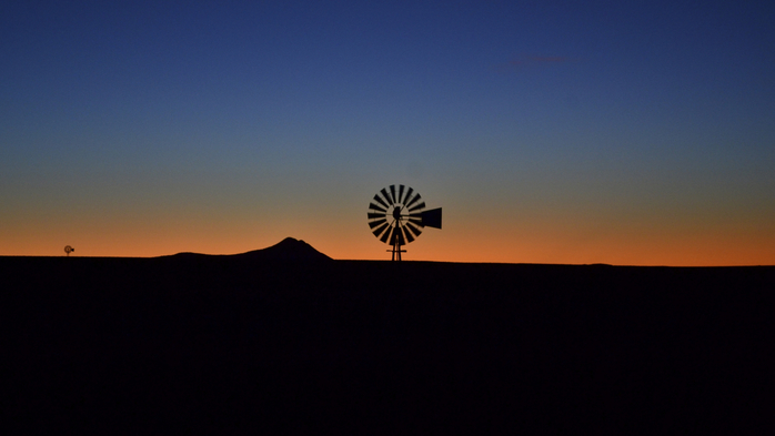 Farm at dusk (700x393, 199Kb)