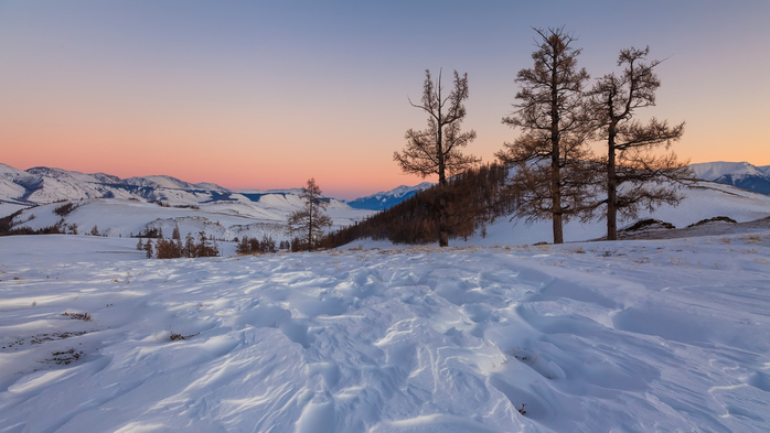 Snowy mountain landscape on the background of a beautiful sunset, Russia (700x393, 267Kb)