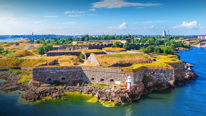 Summer aerial view of Suomenlinna Sveaborg sea fortress in Helsinki, Finland (700x393, 430Kb)