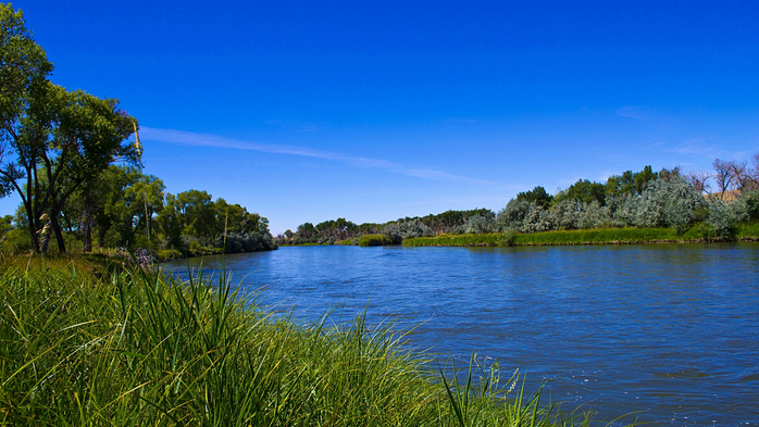 Sunny Afternoon on the North Platte River (700x393, 431Kb)