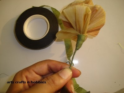 Букет цветов из кукурузных листьев - талаша. Мастер-класс (33) (400x300, 66Kb)