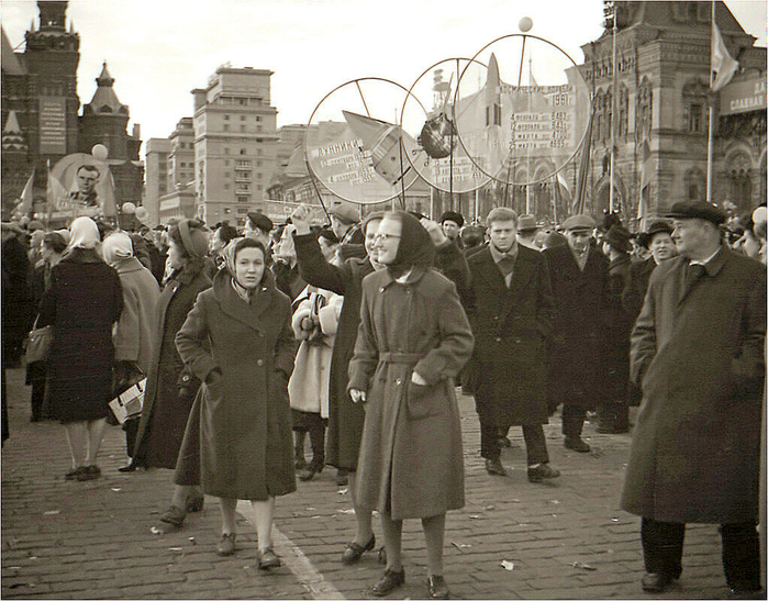 ссср Встреча Ю.Гагарина на Красной площади. Апрель, 1961 год. (700x547, 537Kb)