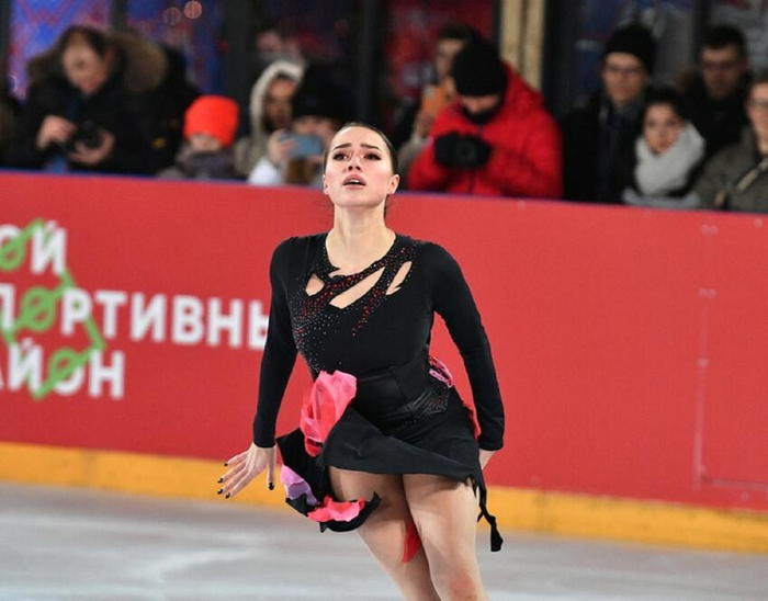 alina_zagitova_glavanaya_1672076405_1672076973 (700x548, 292Kb)