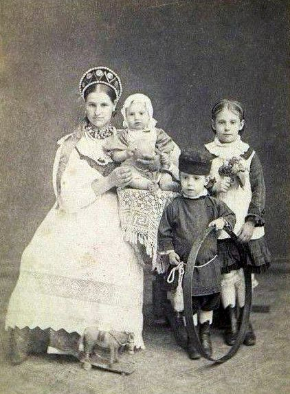  оссия Кормилица с детьми, 1890 год (422x573, 186Kb)