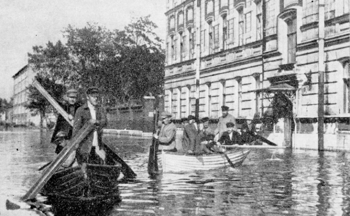 floods_in_saint_petersburg_1924_001 (700x432, 223Kb)