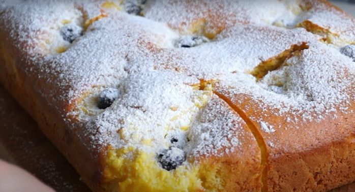 2835299_Bistrii_biskvitnii_pirog__Tak_vkysno_chto_sedite_vmeste_s_tarelkoi3 (700x378, 57Kb)