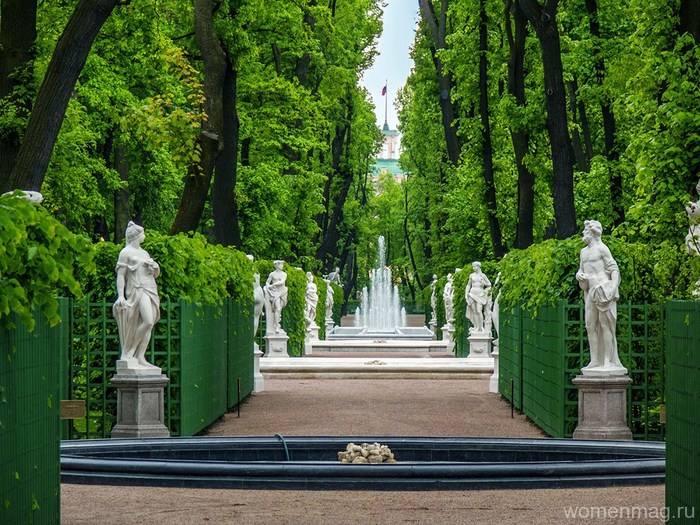 Летний сад в Санкт-Петербурге (700x525, 602Kb)