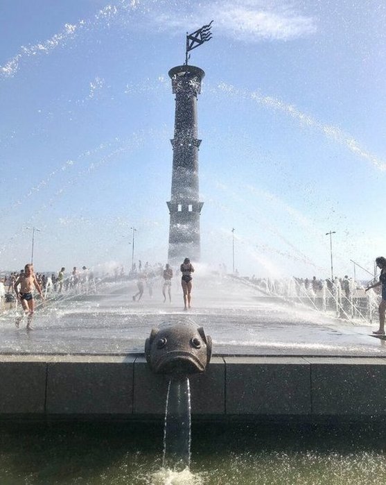 3109898_park300_fontan (557x700, 73Kb)