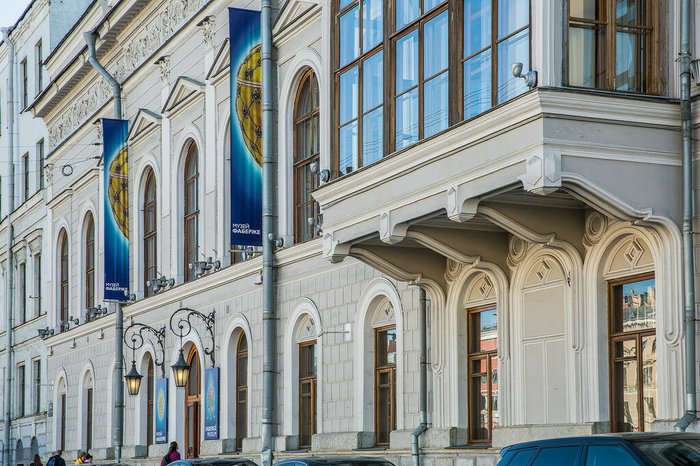 Fabergé_Museum_in_St._Petersburg_01 (700x466, 129Kb)