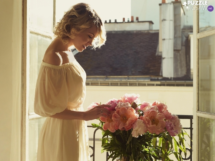 flowers-morning-chimney-roof-women-the-window (700x525, 339Kb)